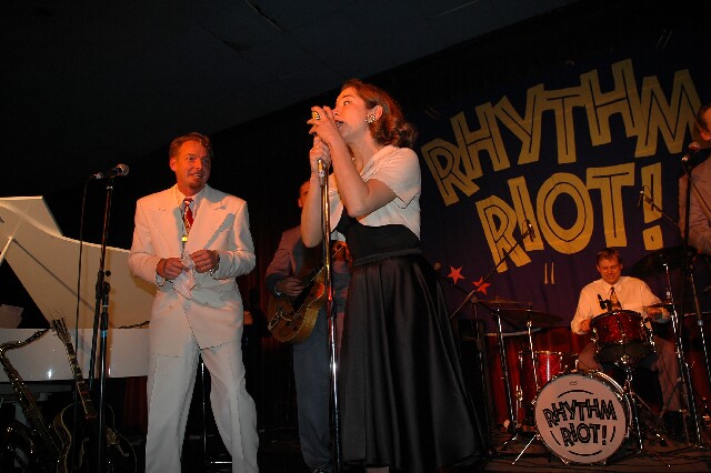 min 2006 11 25 riot 826